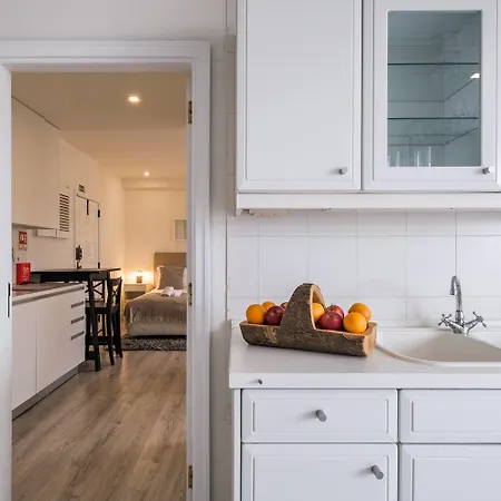 Ocean Blue & * Estoril