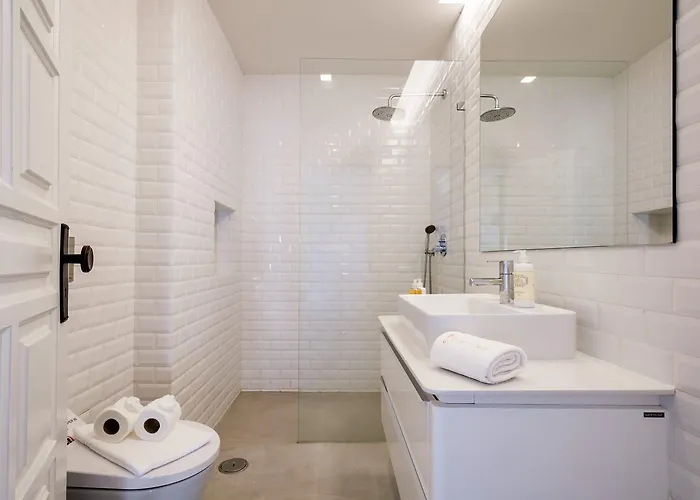 Ocean Blue & Estoril