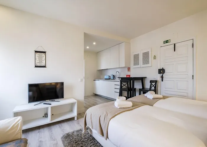 Ocean Blue & Estoril