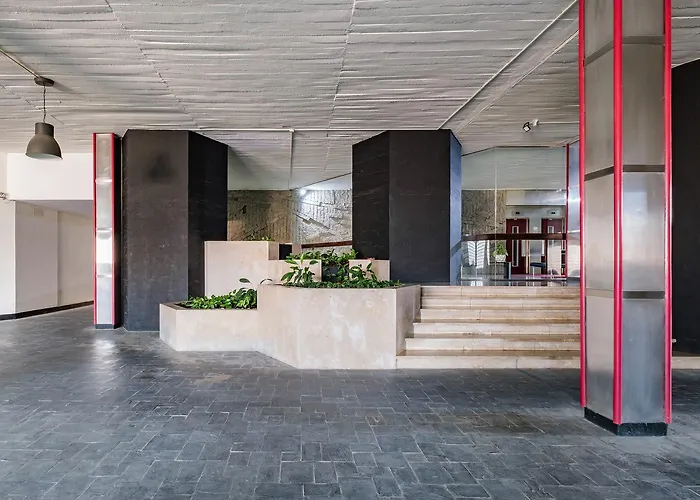 Ocean Blue & * Estoril